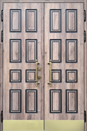 Стальная двустворчатая термодверь с латунными отбойниками и отделкой из панелей МДФ Стальная двустворчатая термодверь с латунными отбойниками и отделкой из панелей МДФ